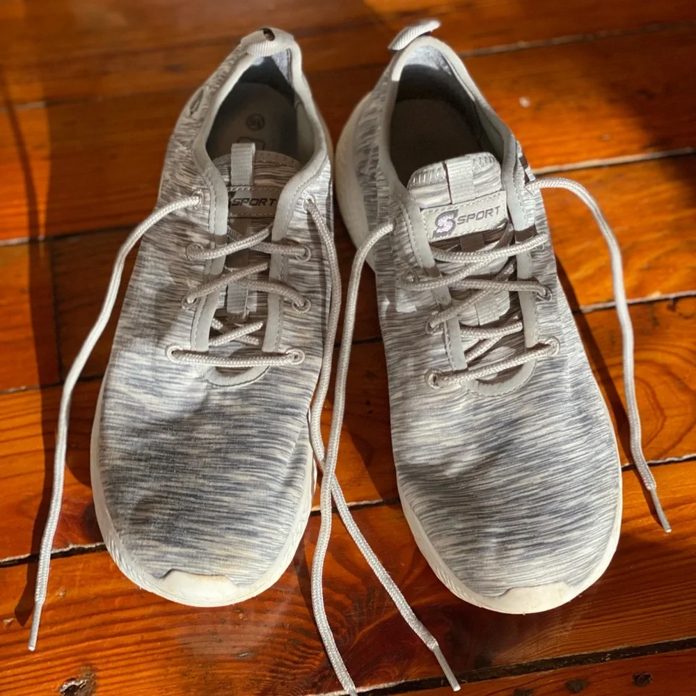 Skechers Sport Sneakers Gray and White Size 9.5 Like New